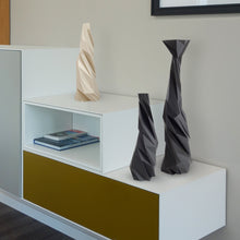 Laden Sie das Bild in den Galerie-Viewer, Twister Vase 30 Linen